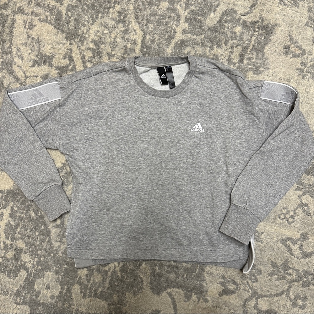 Adidas Gray Long Sleeve Tee with Crewneck Style